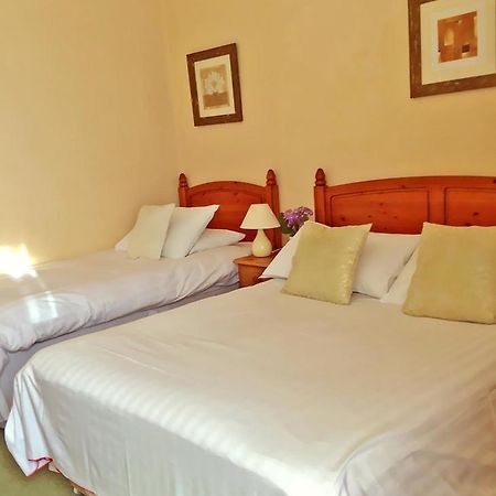 Tara Hall Accommodation ดุนเลรี ภายนอก รูปภาพ